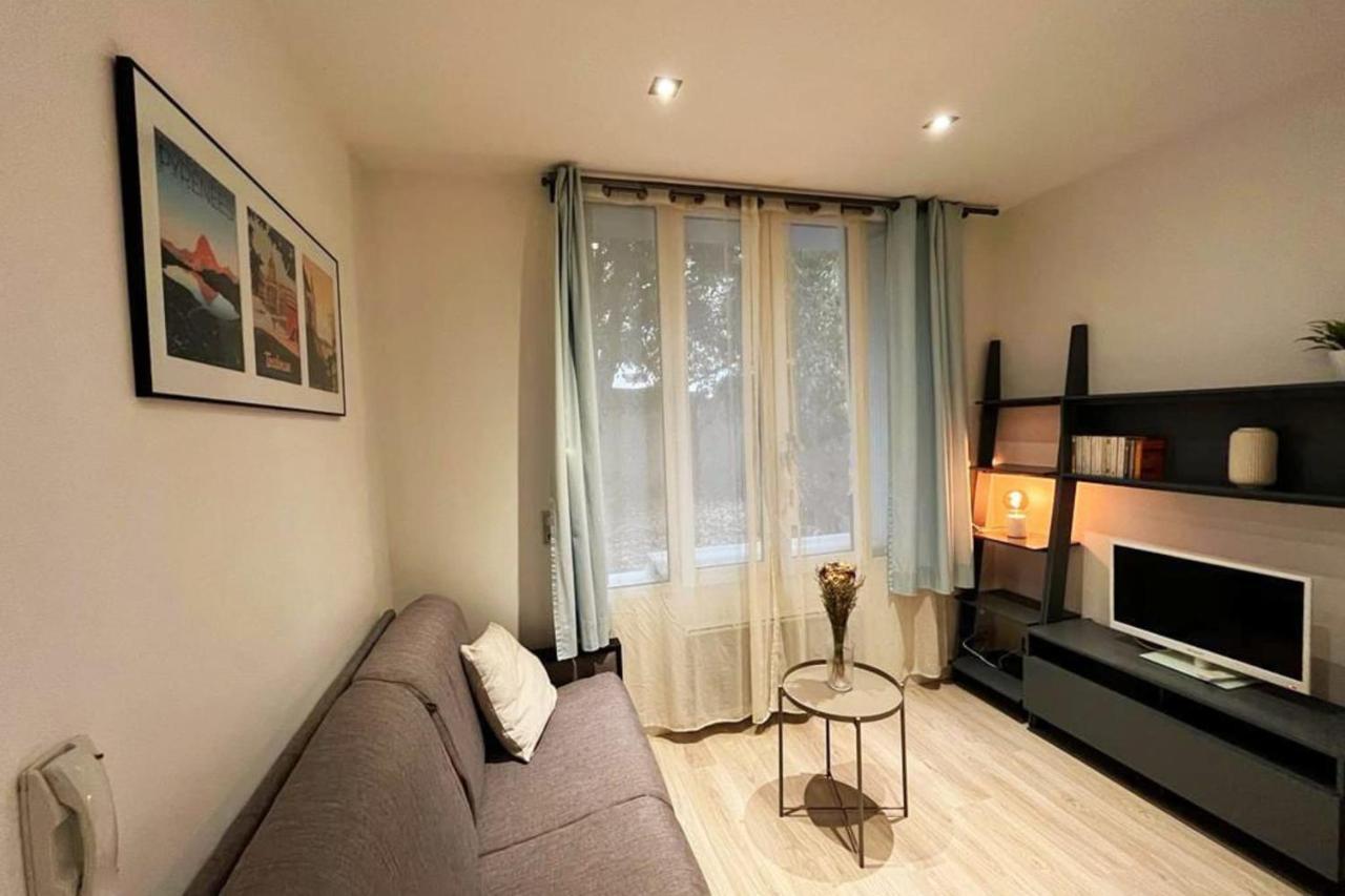 Quiet Studio In St Peter's Square Toulouse